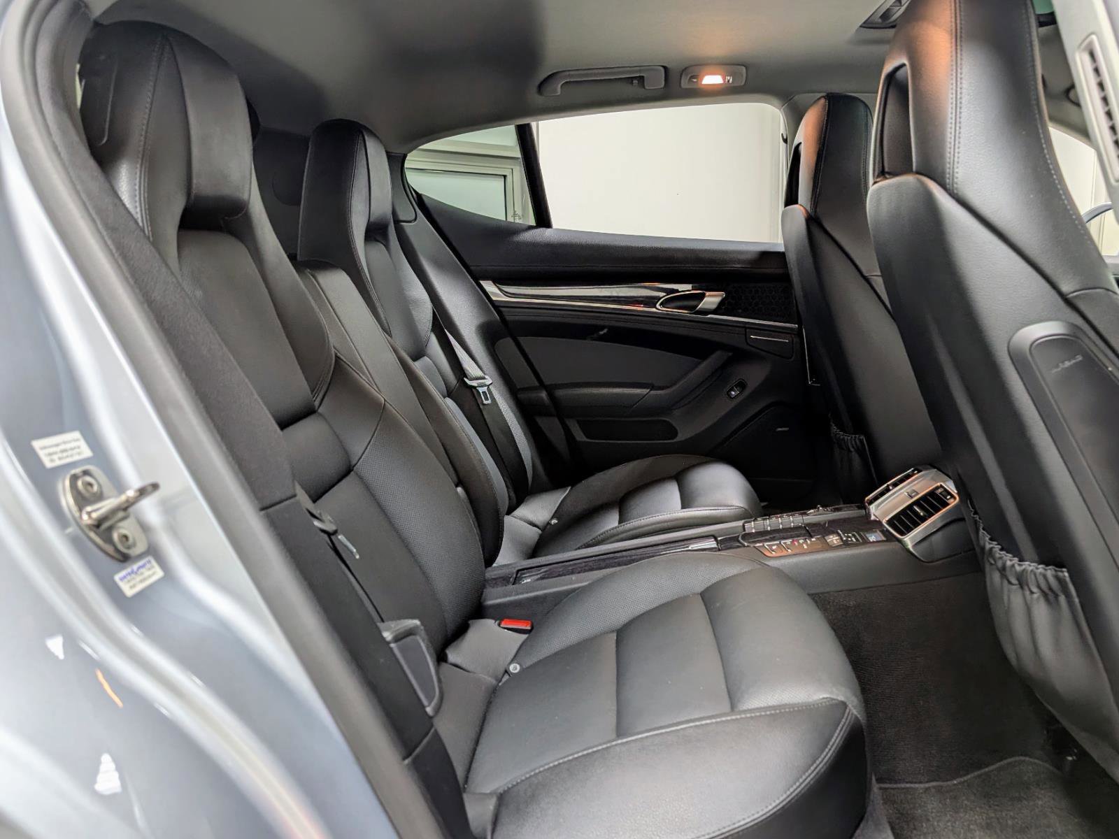 Used 2014 Porsche Panamera 4 image 25
