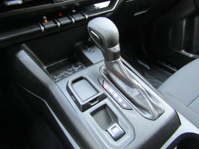 Used 2024 Chevrolet Colorado W/T image 18