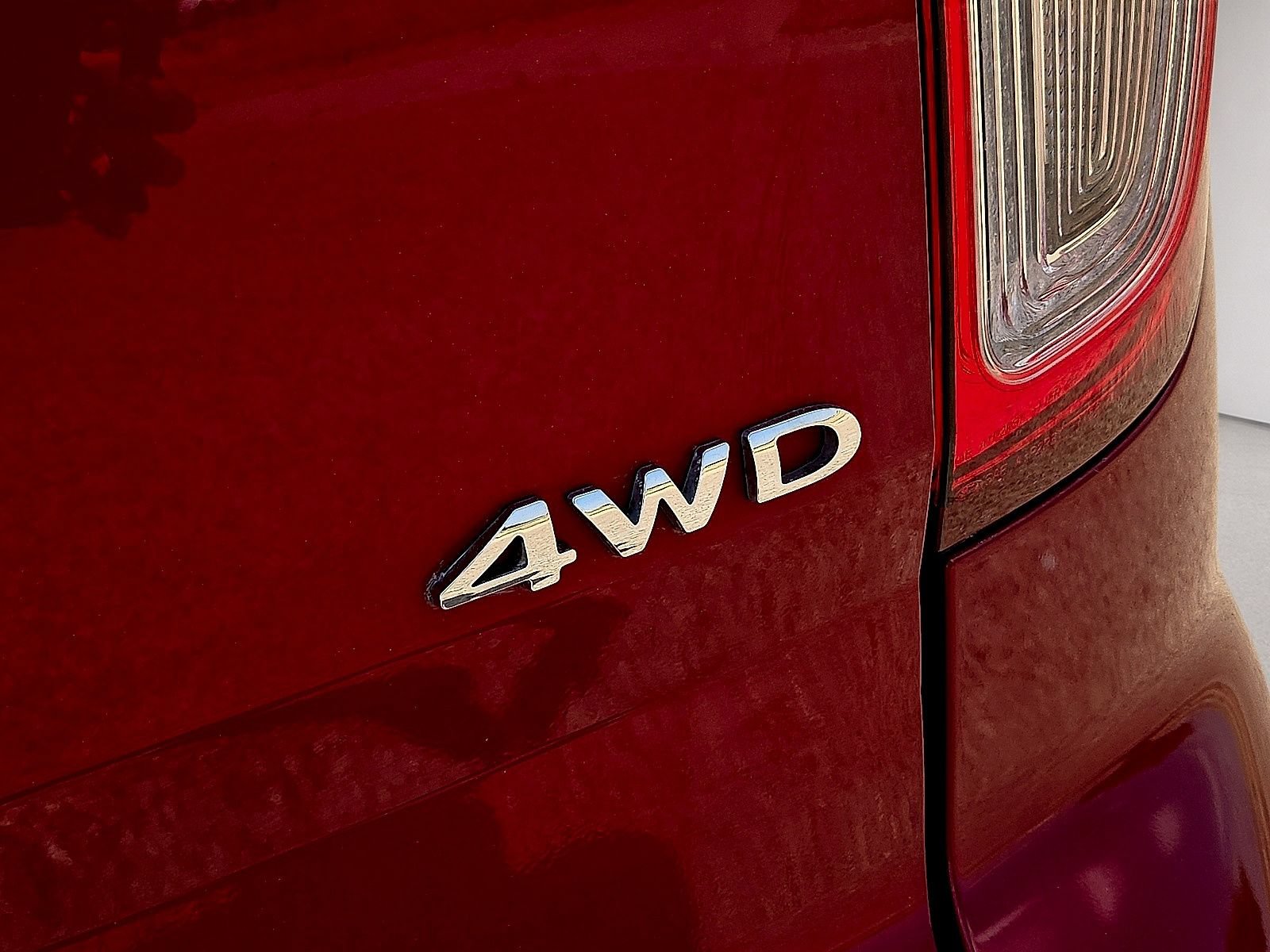 Used 2013 Ford Explorer 4WD w/ Class III Trailer Tow Pkg image 12