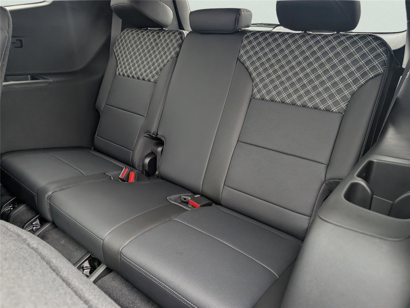 New 2026 GMC Acadia Denali w/ Super Cruise Package image 15