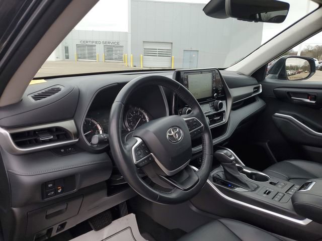 Used 2022 Toyota Highlander XLE image 8