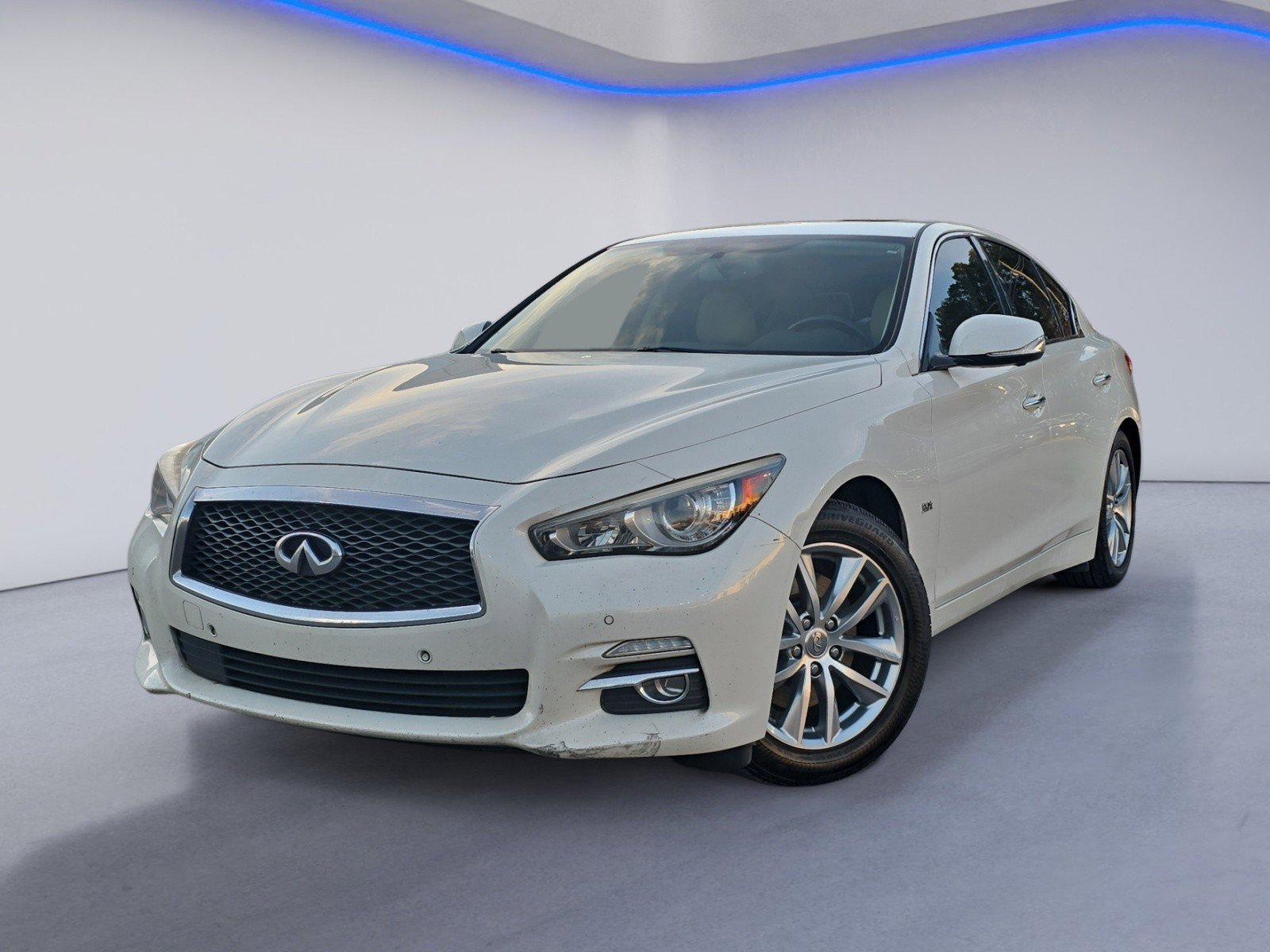Used 2016 INFINITI Q50 3.0t Premium w/ Driver Assistance Package image 2