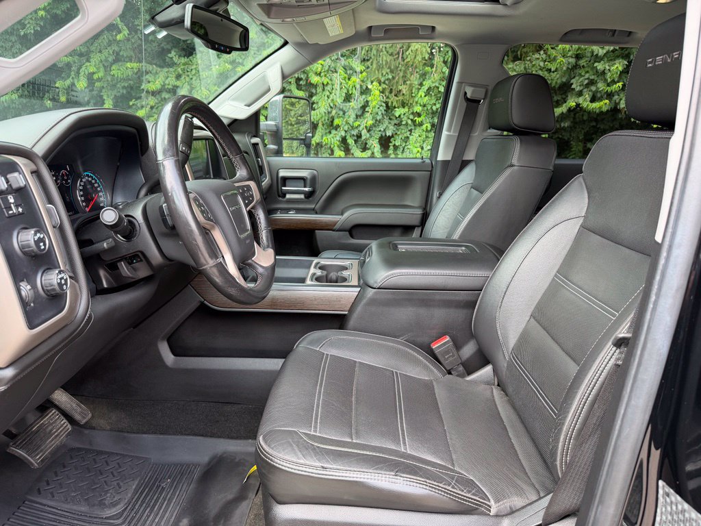 Used 2018 GMC Sierra 3500 Denali w/ Duramax Plus Package AWD/4WD image 9