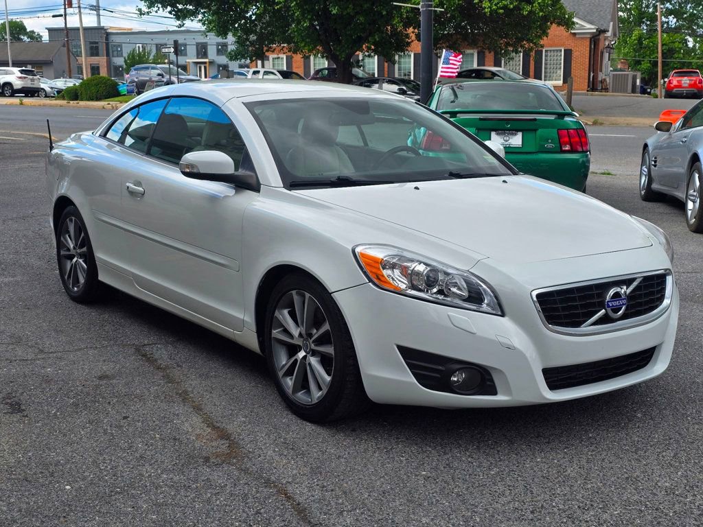 Used 2011 Volvo C70 T5 w/ Convenience Pkg FWD image 3