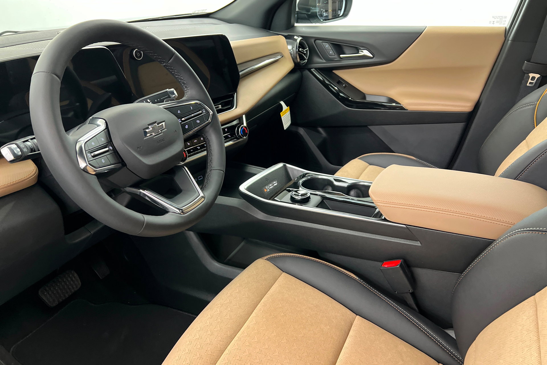 New 2026 Chevrolet Equinox ACTIV w/ Convenience Package III image 16