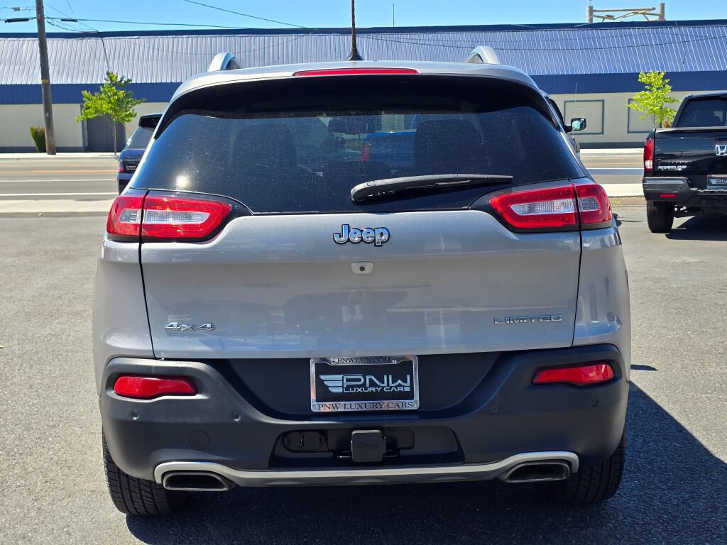 Used 2015 Jeep Cherokee Limited w/ Technology Group AWD/4WD image 7