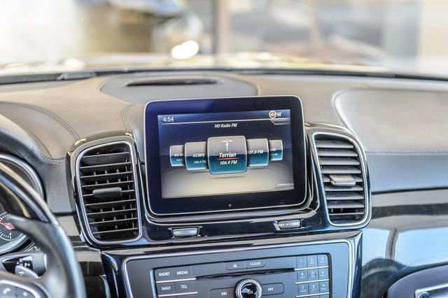 Used 2017 Mercedes-Benz GLS 450 4MATIC image 34