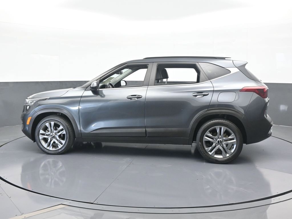 Used 2023 Kia Seltos S w/ Navigation Package image 3