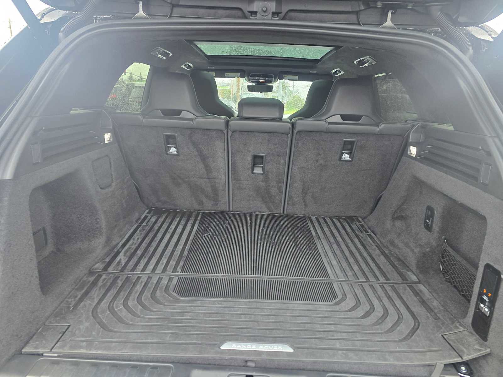 Used 2024 Land Rover Range Rover Sport image 18