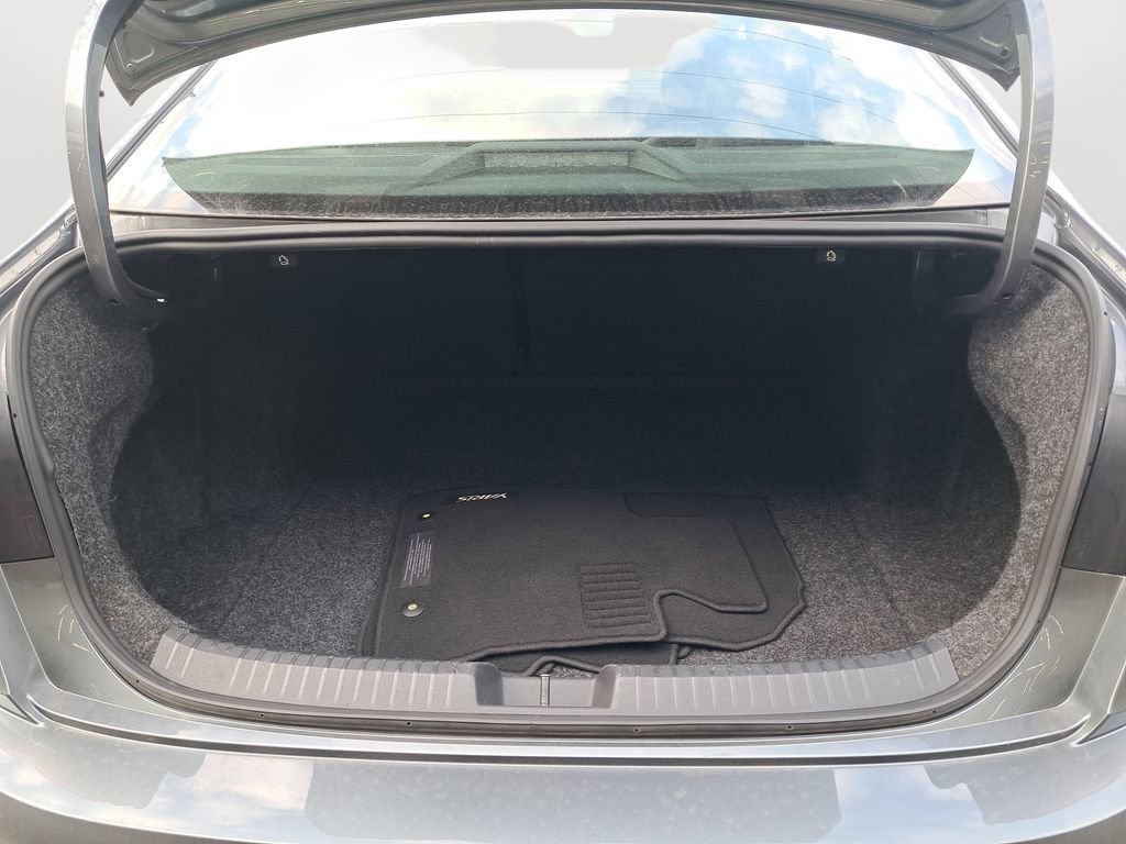 Used 2024 Volkswagen Jetta SE image 29