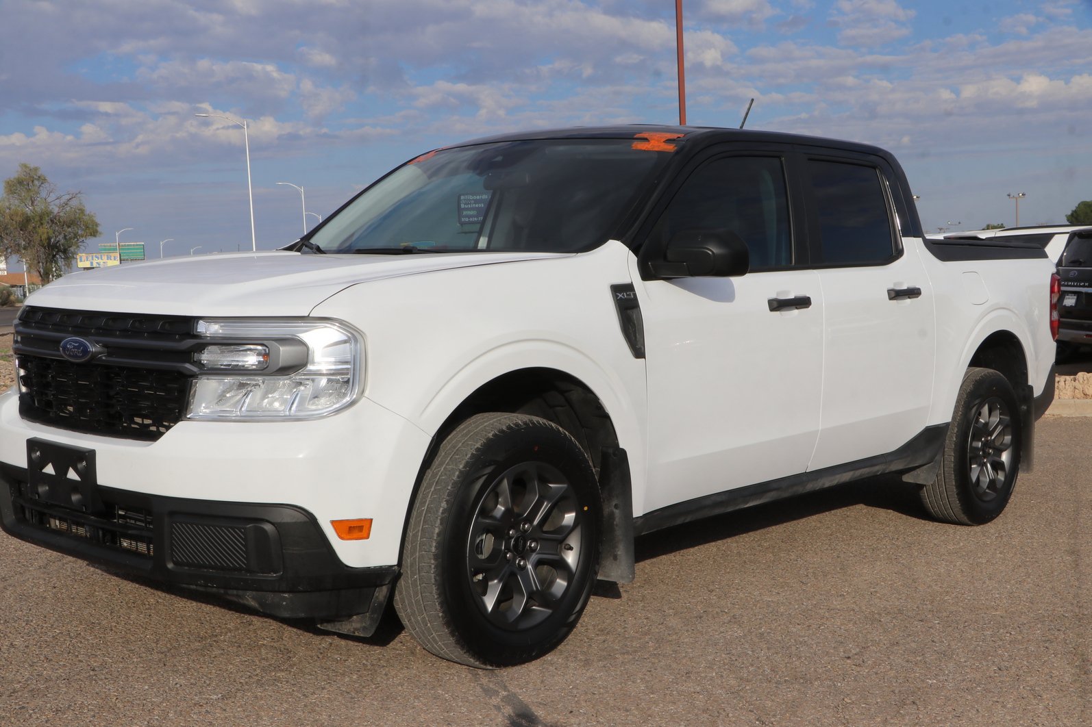 Used 2024 Ford Maverick XLT FWD image 3