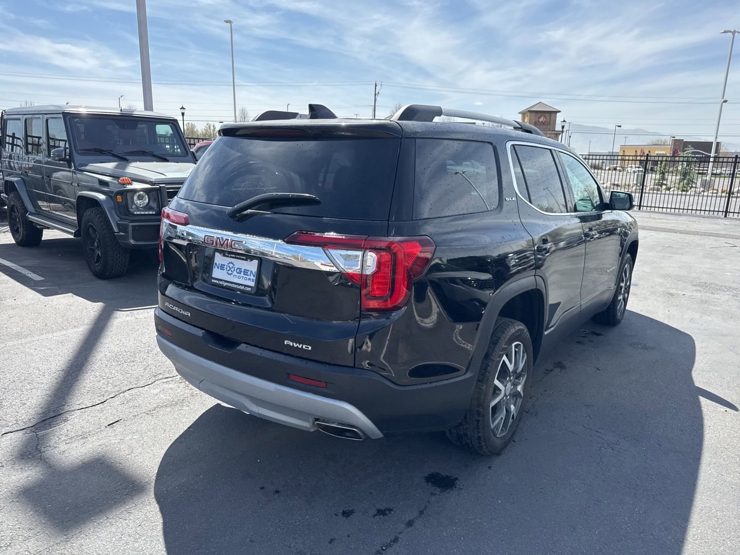 Used 2021 GMC Acadia SLE w/ Driver Convenience Package image 7