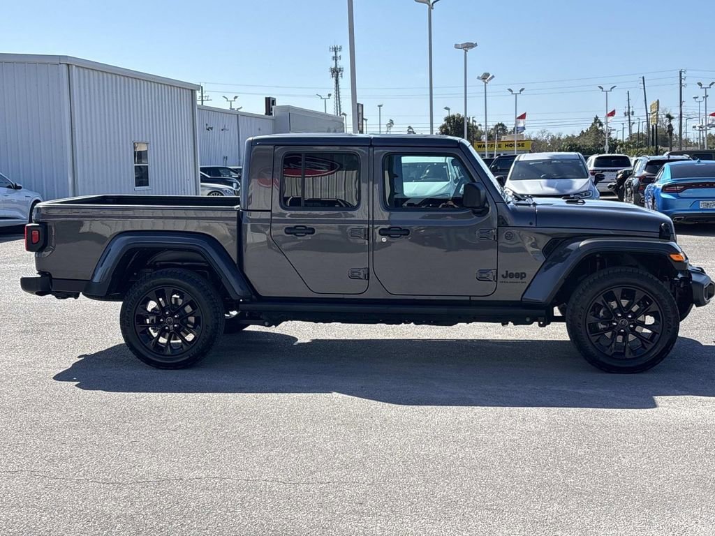 Used 2024 Jeep Gladiator Sport image 6