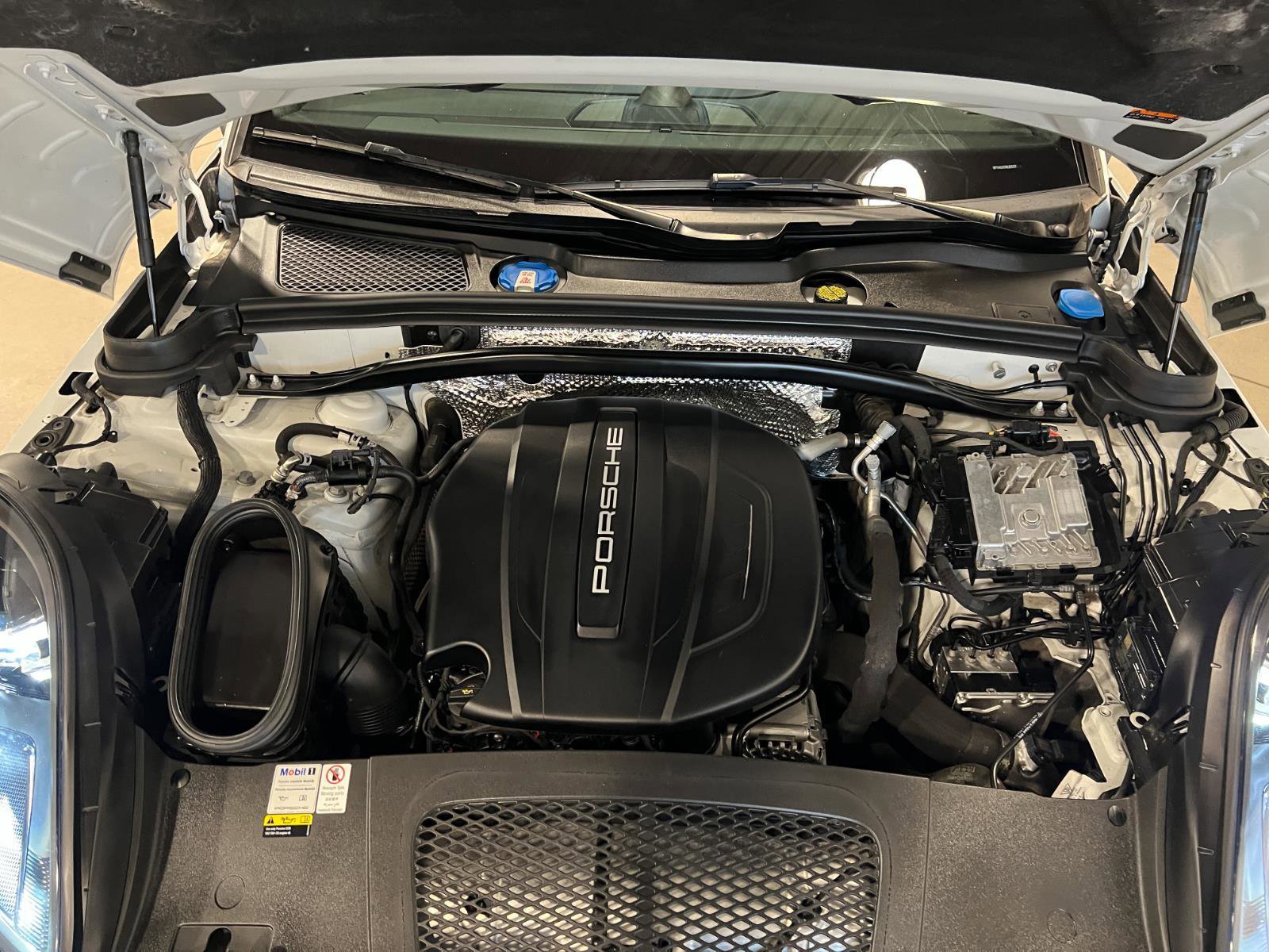 Used 2021 Porsche Macan image 44