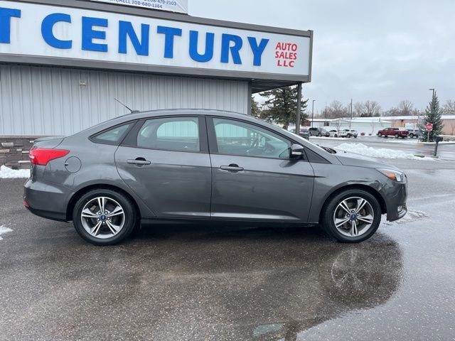 Used 2018 Ford Focus SE w/ SE Appearance Package FWD image 22