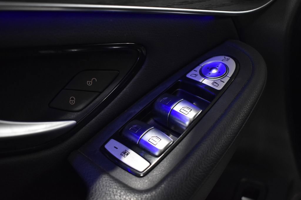 Used 2022 Mercedes-Benz GLC 300 4MATIC Coupe image 25