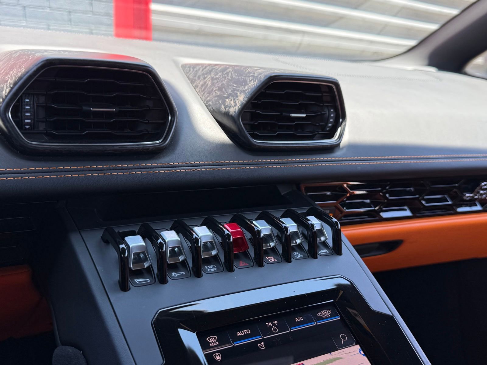 Used 2020 Lamborghini Huracan EVO RWD image 33