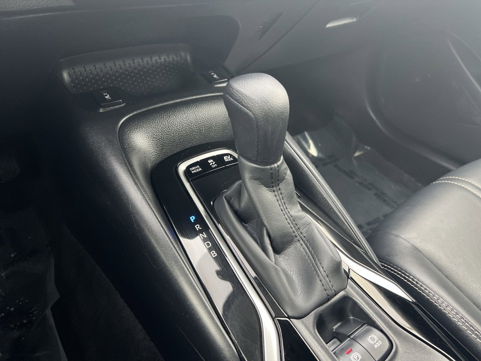 Used 2022 Toyota Corolla LE w/ Premium Interior Package FWD image 29