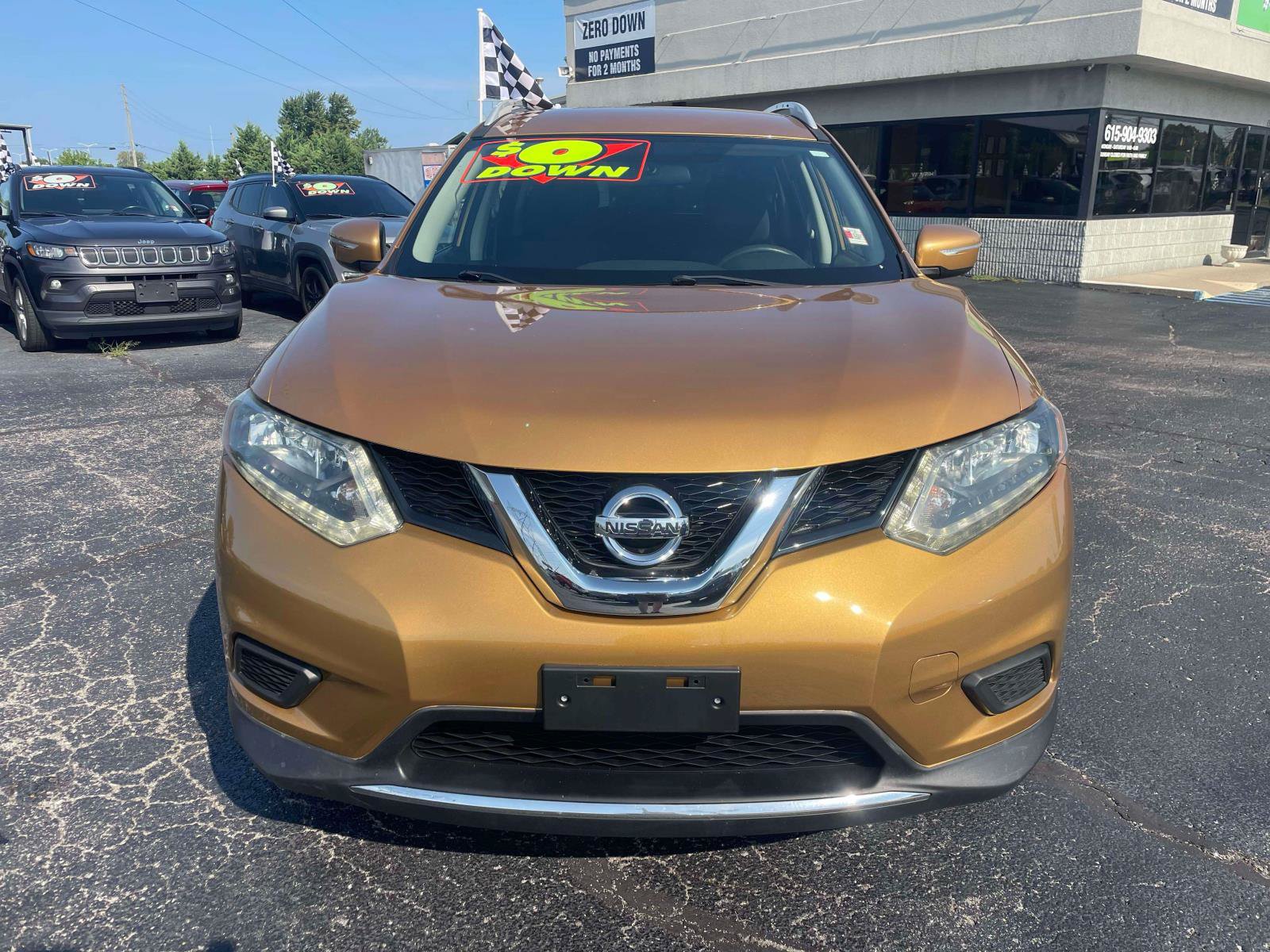 Used 2015 Nissan Rogue SV FWD image 2