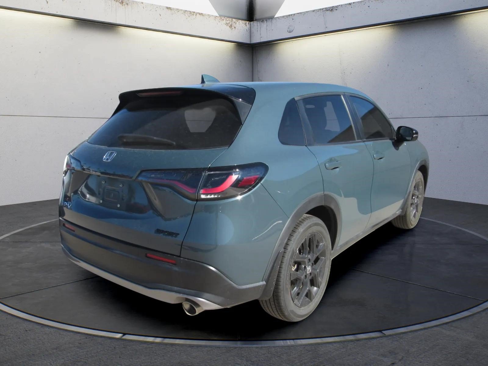 Used 2023 Honda HR-V Sport image 3
