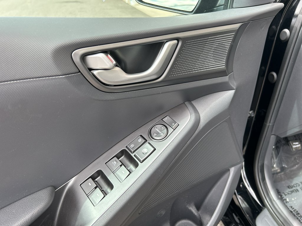 Used 2020 Hyundai Ioniq SE FWD image 15