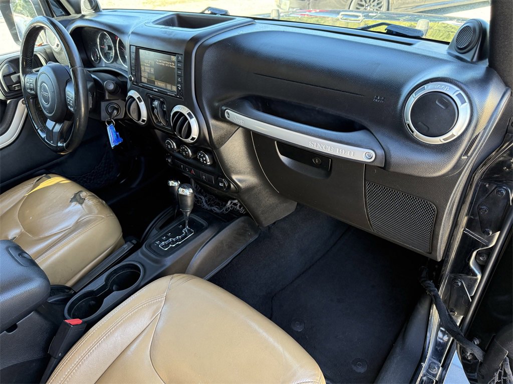 Used 2014 Jeep Wrangler Unlimited Sahara w/ Dual Top Group image 30