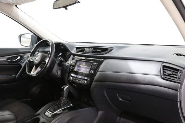 Used 2018 Nissan Rogue SV w/ Premium Package image 17