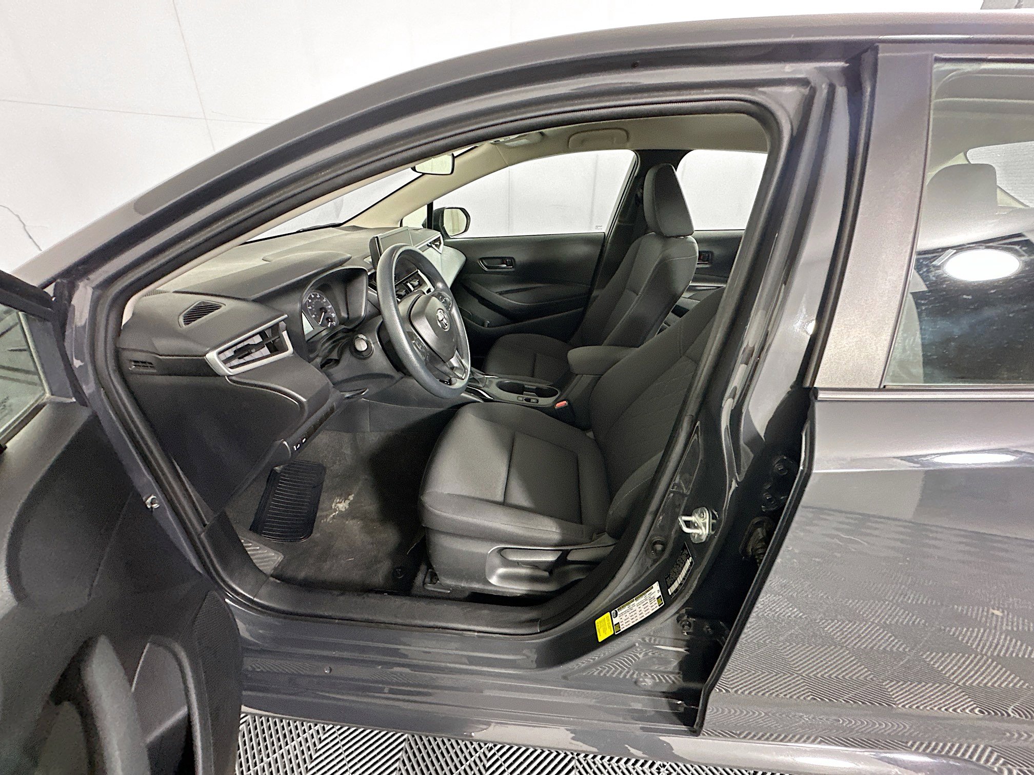 Used 2024 Toyota Corolla LE FWD image 13