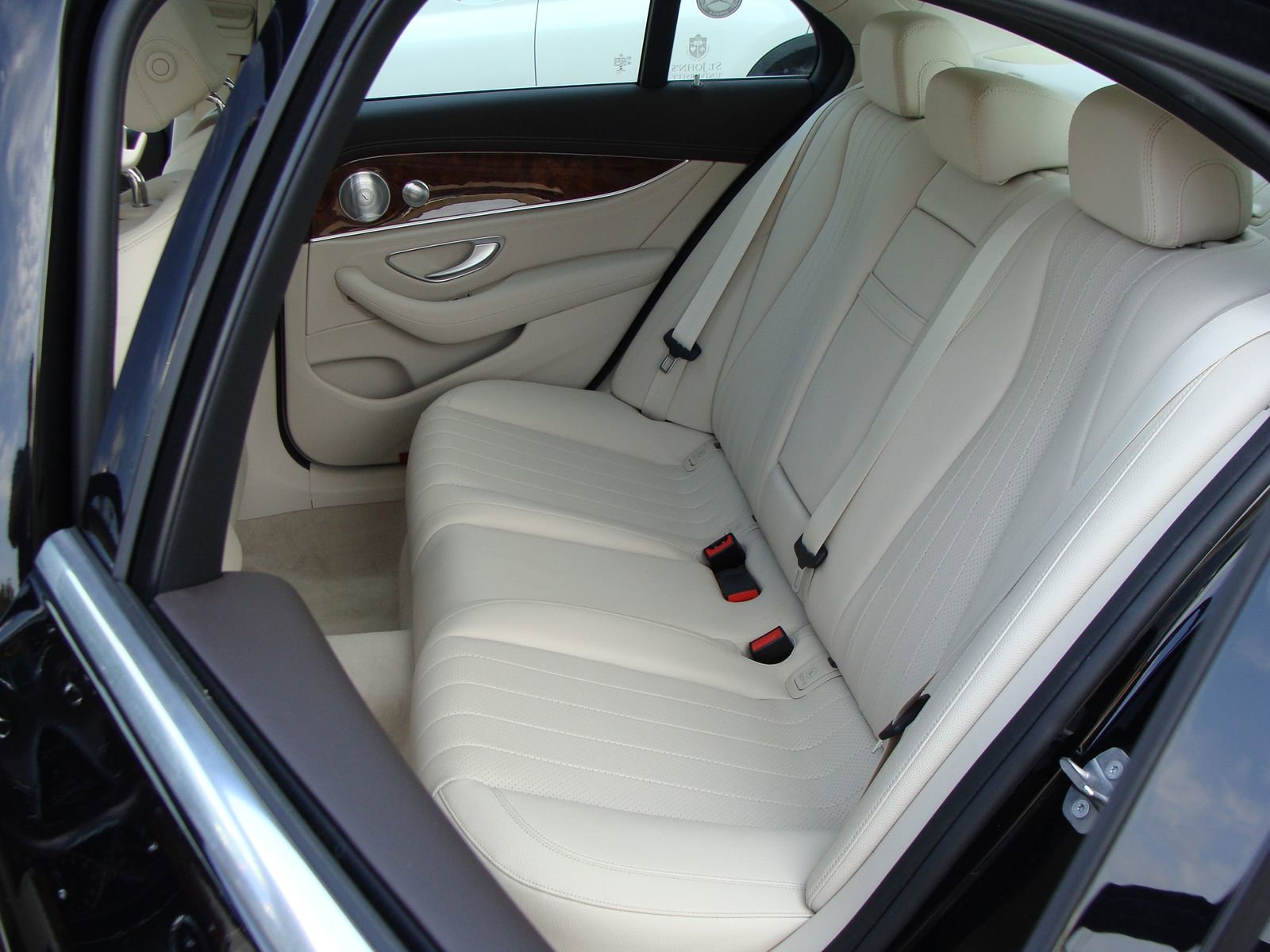 Used 2018 Mercedes-Benz E 300 4MATIC image 8