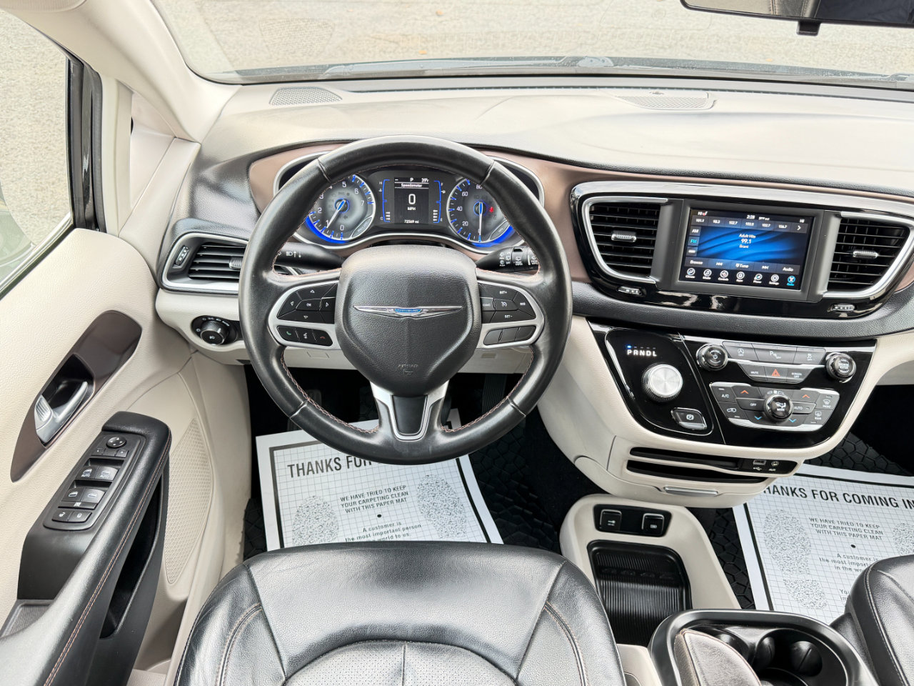 Used 2018 Chrysler Pacifica Touring-L image 25