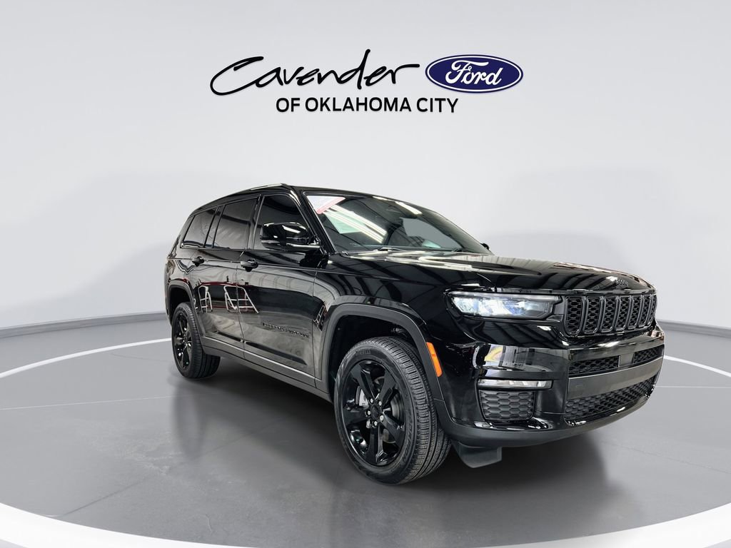 Used 2025 Jeep Grand Cherokee L Limited w/ Black Appearance Package AWD/4WD image 2