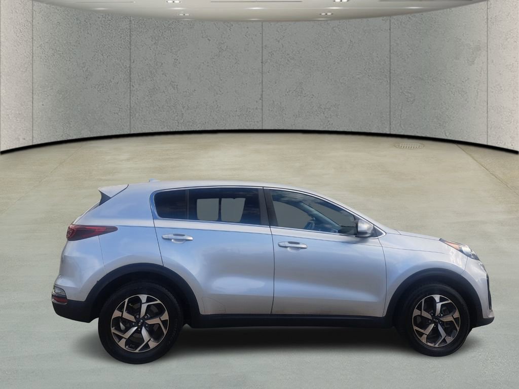 Used 2020 Kia Sportage LX image 4