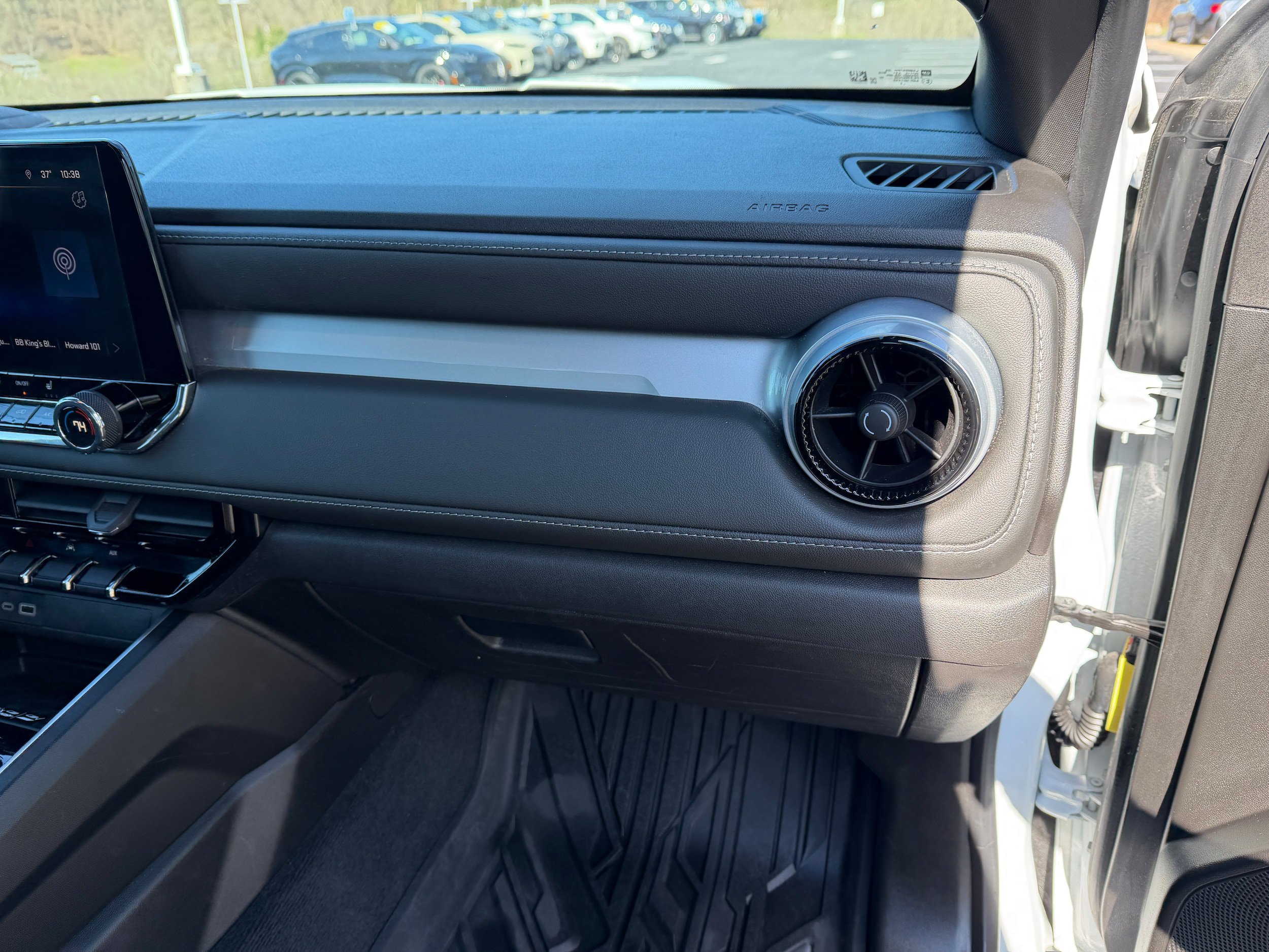 Used 2024 Chevrolet Colorado LT w/ LT Convenience Package III AWD/4WD image 20