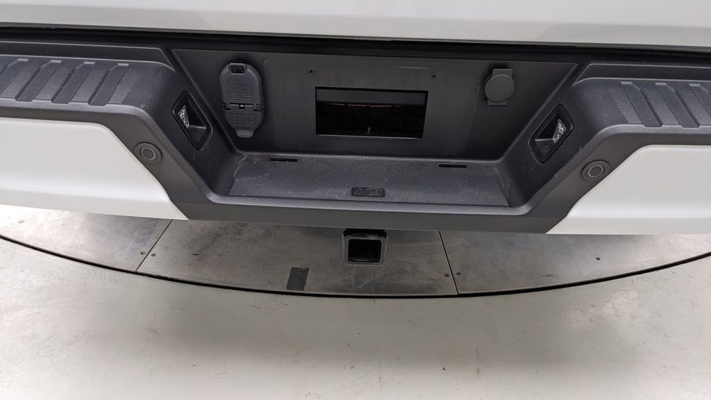 Certified 2022 Ford F150 Lariat w/ Equipment Group 502A High image 7