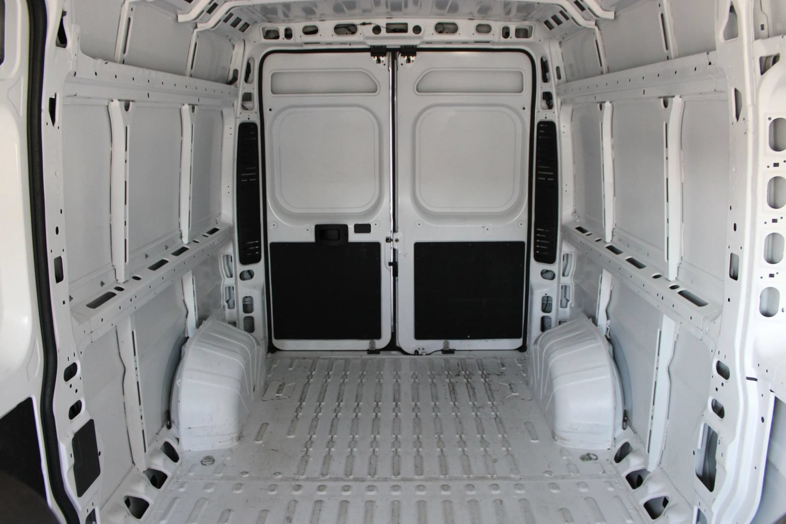 Used 2024 RAM ProMaster 2500 w/ Safety Group FWD image 12