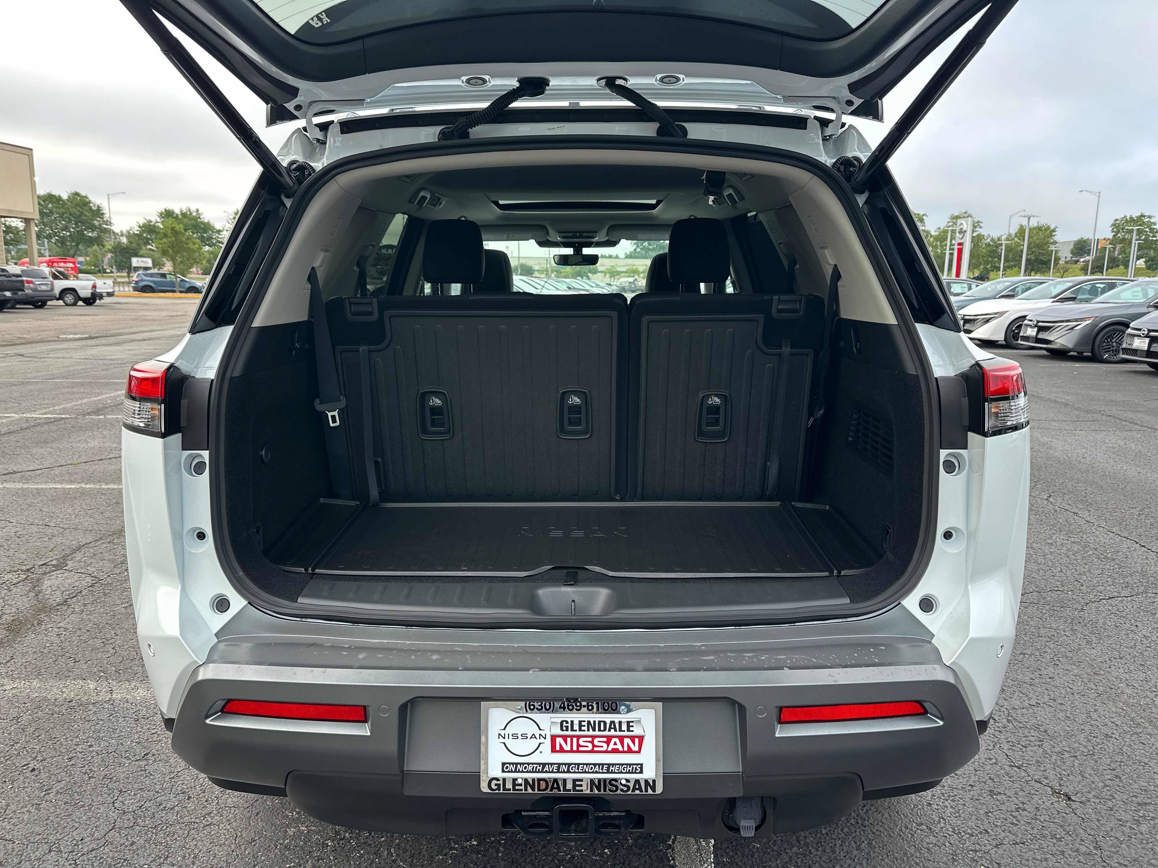 New 2026 Nissan Pathfinder Platinum AWD/4WD image 14