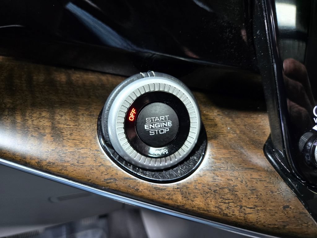 Used 2022 Jeep Grand Wagoneer Series II w/ Premium Group II AWD/4WD image 18