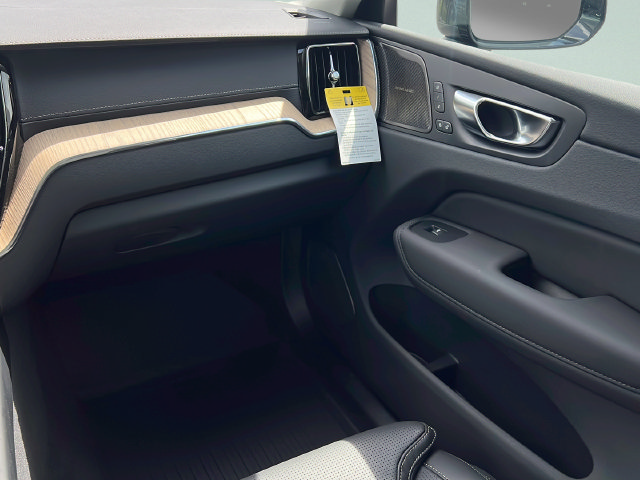 New 2027 Volvo XC60 B5 Ultra AWD/4WD image 15