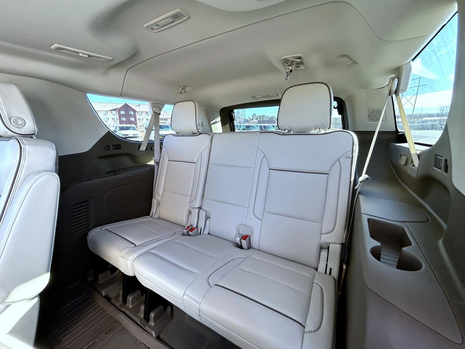 Used 2022 GMC Yukon XL Denali w/ Denali Premium Package image 22