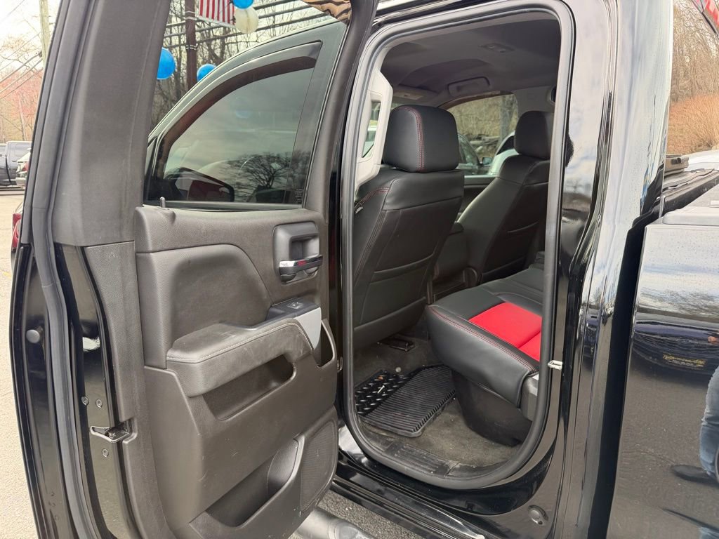 Used 2018 Chevrolet Silverado 1500 LT w/ Midnight Edition image 27