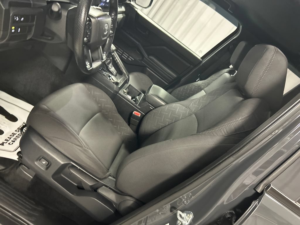 Used 2025 Toyota Tacoma SR AWD/4WD image 10
