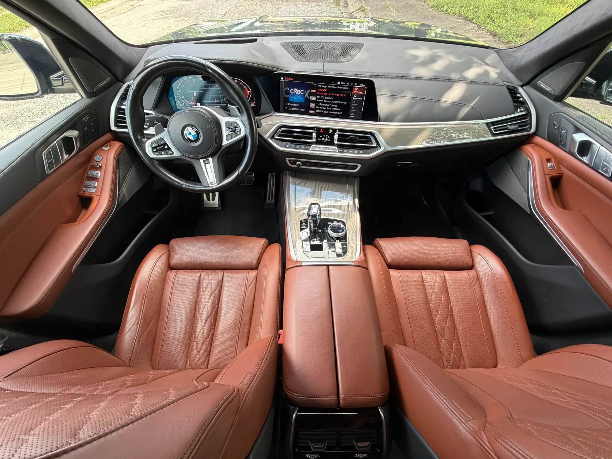 Used 2022 BMW X7 xDrive40i w/ M Sport Package AWD/4WD image 19