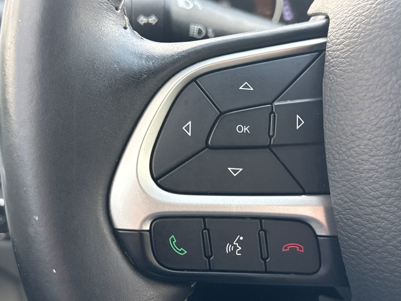 Used 2019 Jeep Compass Latitude AWD/4WD image 25