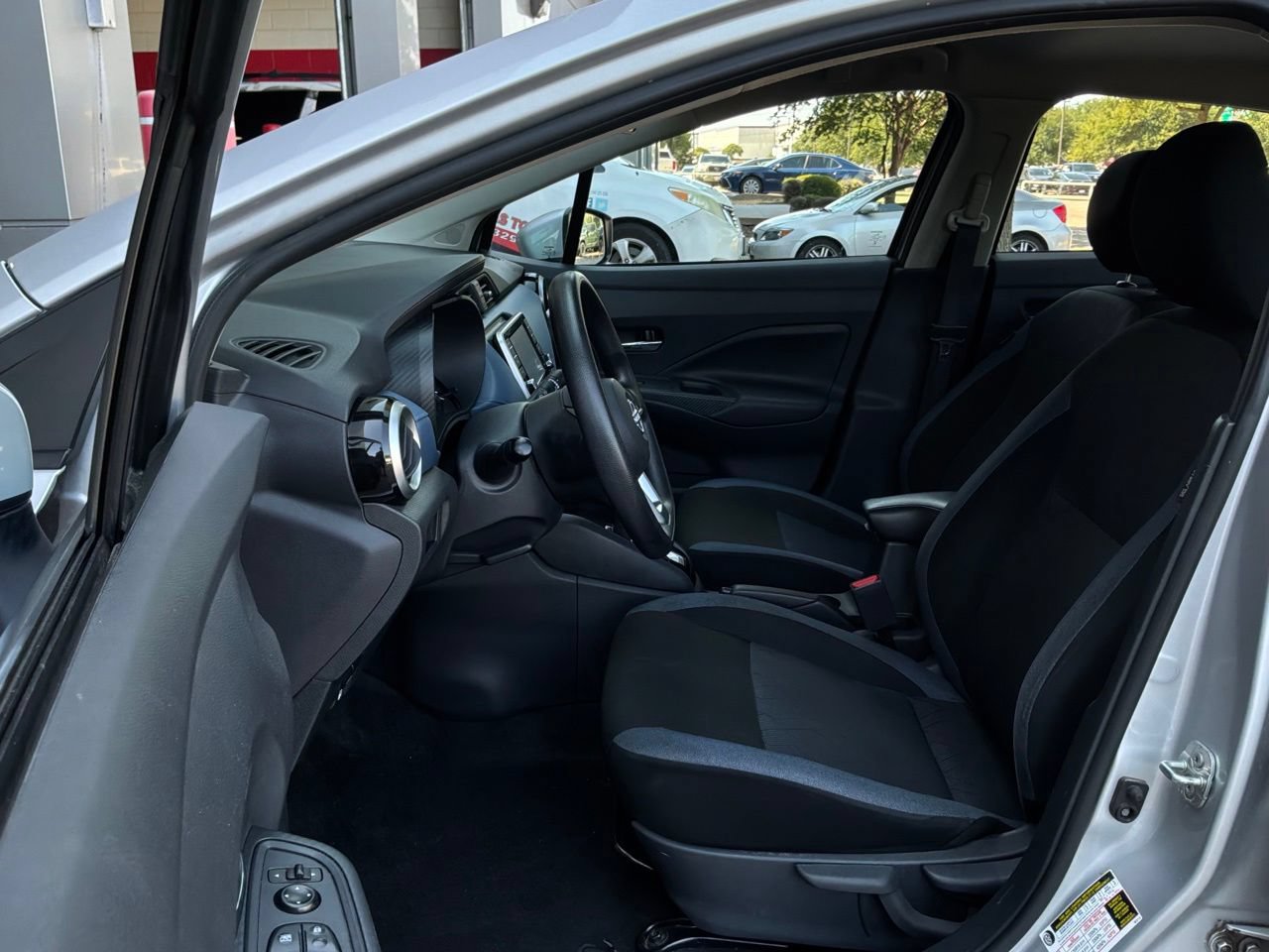 Used 2025 Nissan Versa SV FWD image 10