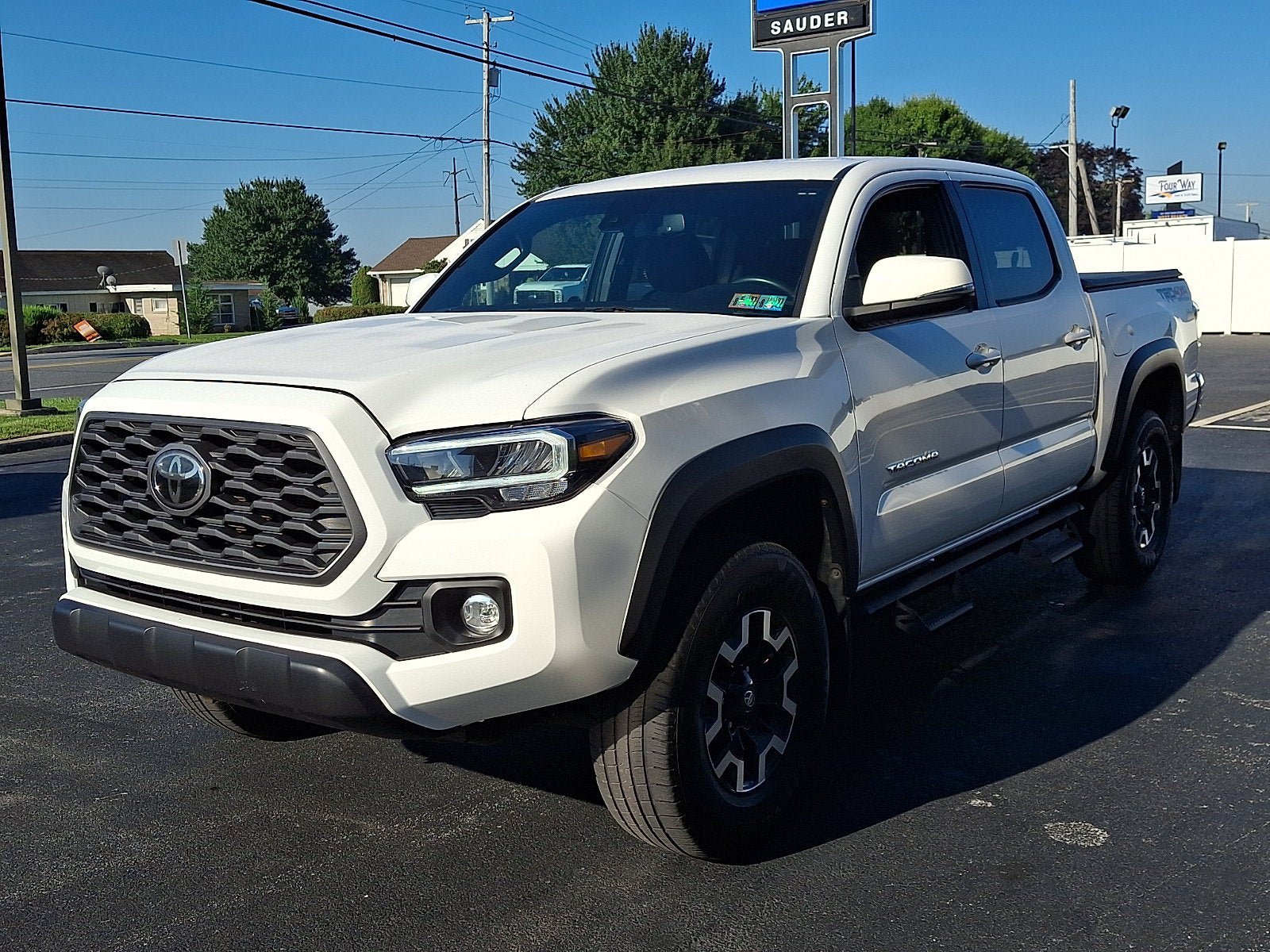 Used 2020 Toyota Tacoma TRD Off-Road AWD/4WD image 3