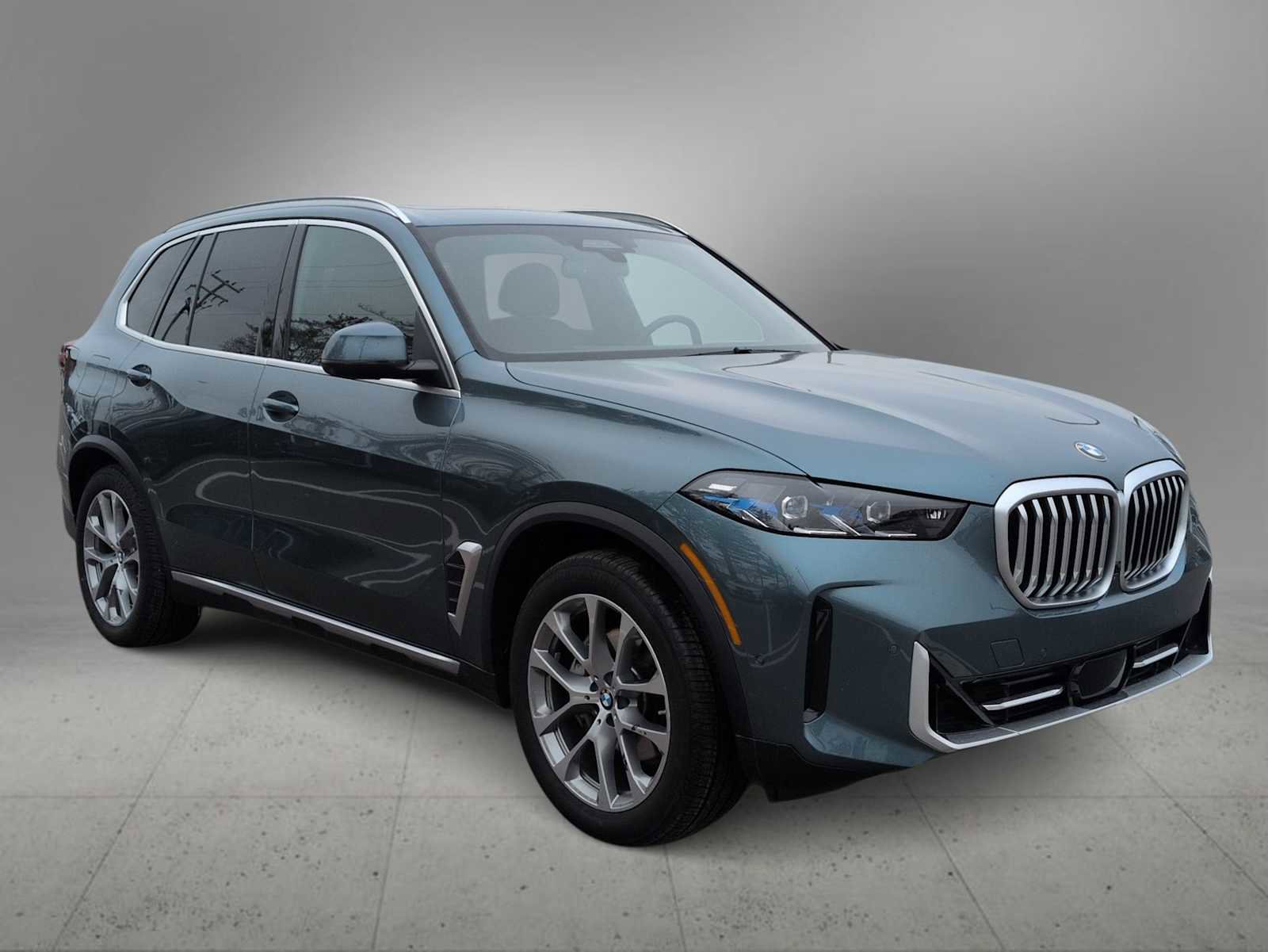 Certified 2025 BMW X5 xDrive40i w/ Executive Package image 2