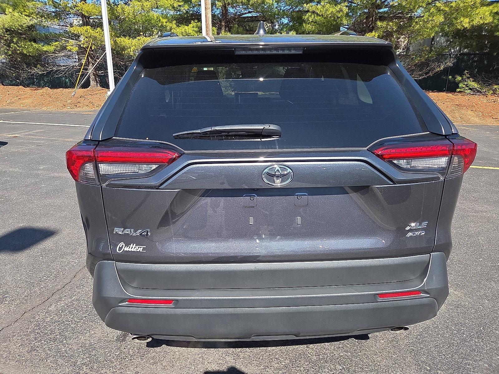 Used 2025 Toyota RAV4 XLE w/ Convenience Package image 4