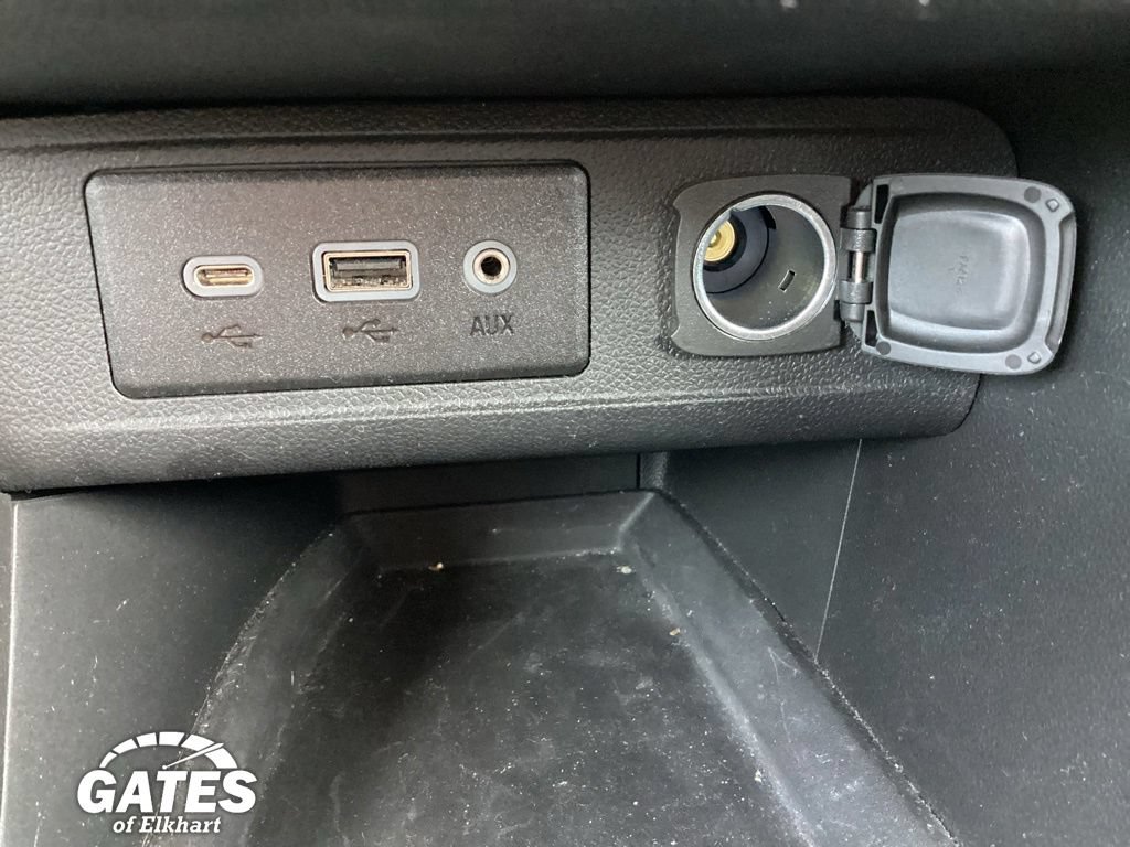 Used 2023 Buick Encore GX Preferred w/ Cold Weather Comfort Package AWD/4WD image 19