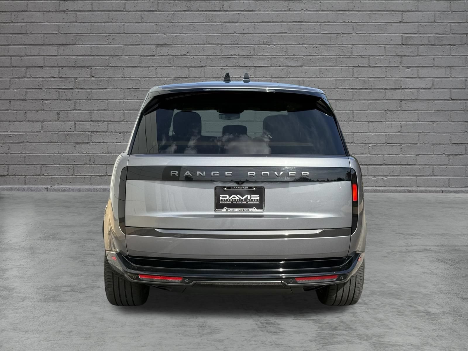 Used 2025 Land Rover Range Rover SE AWD/4WD image 6