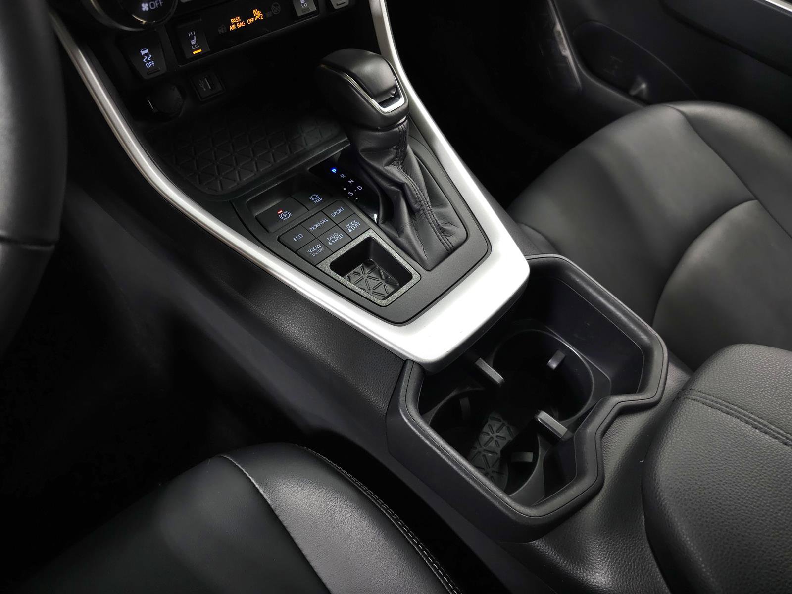 Used 2023 Toyota RAV4 XLE Premium image 29